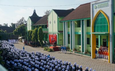 UPACARA BENDERA DI MAN TEMANGGUNG: NUSANTARA BARU INDONESIA MAJU