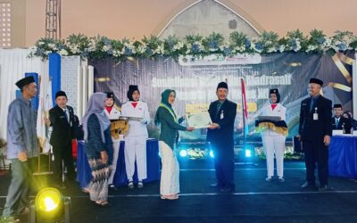 WISUDA: TITIK DI AKHIR BAB