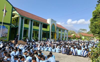 Badan Bugar Sekolah Segar: Serunya Jum’at Sehat dan Bersih MAN Temanggung
